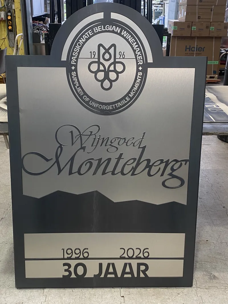 Gelaserd jubileumbord Wijngoed Monteberg, 30 jaar