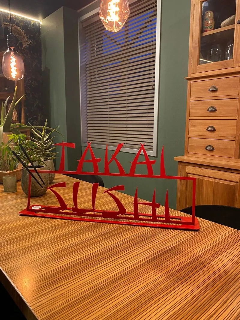 Logo sushizaak gelaserd in cortenstaal